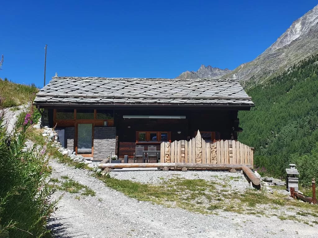 Chalet Mayen Traditionnel Cachet Arolla