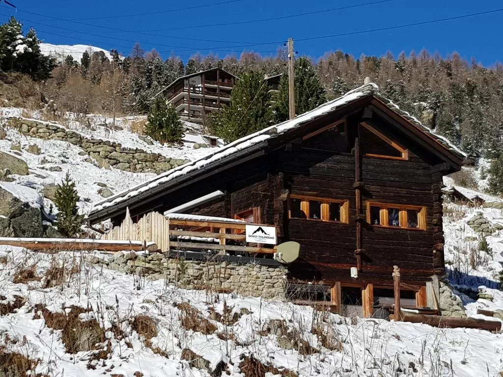 Chalet Mayen Traditionnel Cachet Arolla